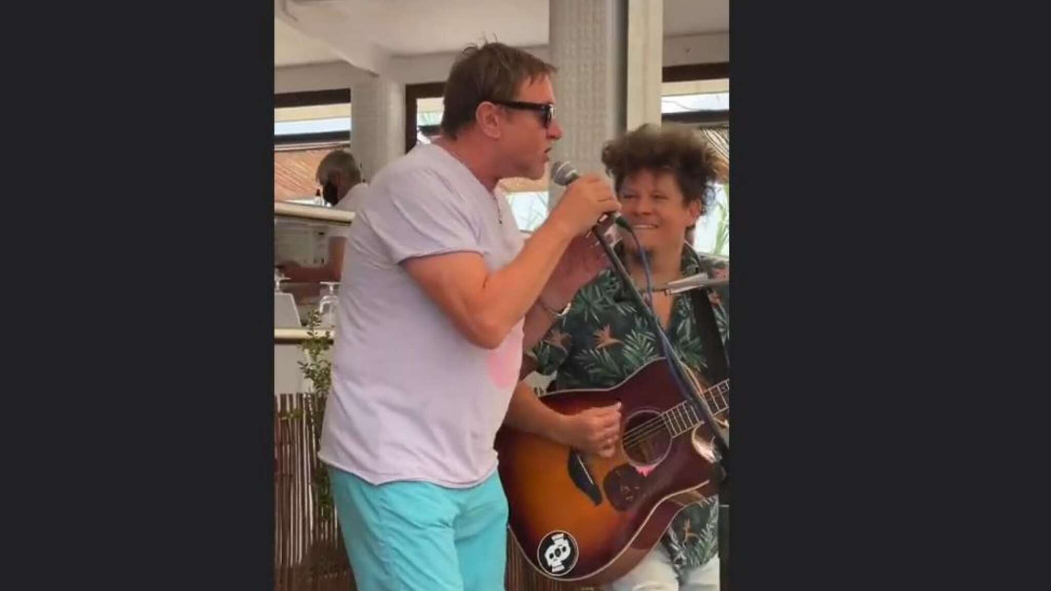 Simon Le Bon a Formentera: al ristorante improvvisa 