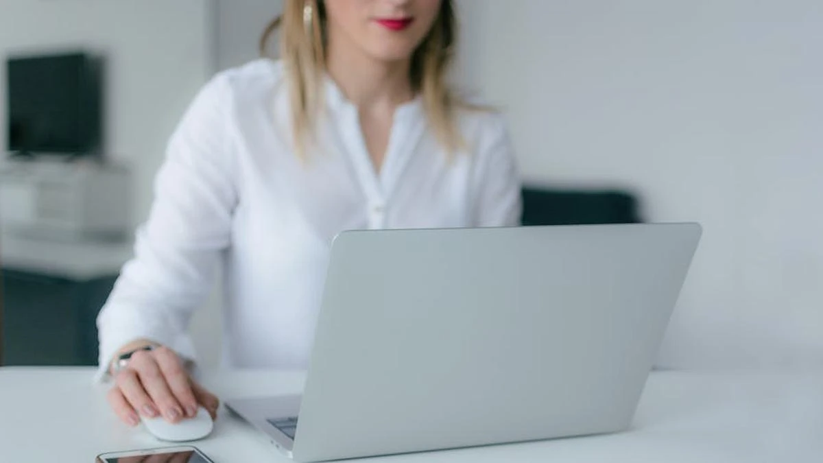 Âgisme et sexisme : dès 45 ans, les femmes sont victimes de préjugés sur le marché du travail, selon une étude
