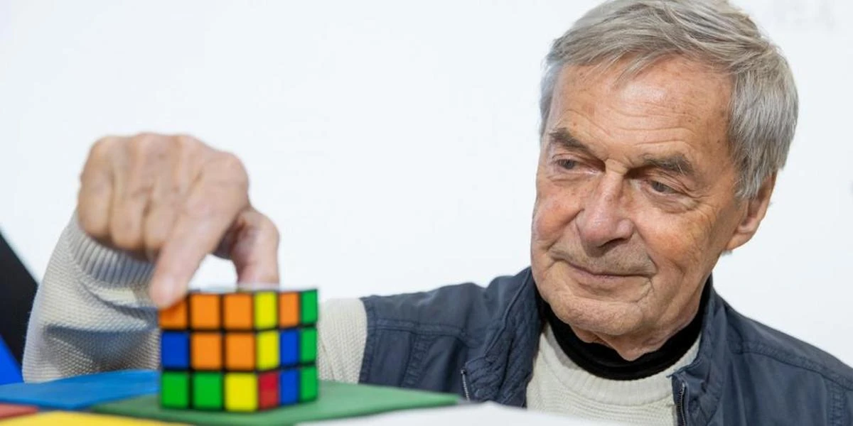 L’éphéméride du 19 mai : en 1974, Ernő Rubik invente le plus célèbre des casse-tête, le Rubik’s Cube !
