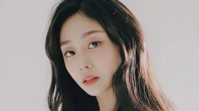 Jisoo Lovelyz Umumkan Positif Covid-19