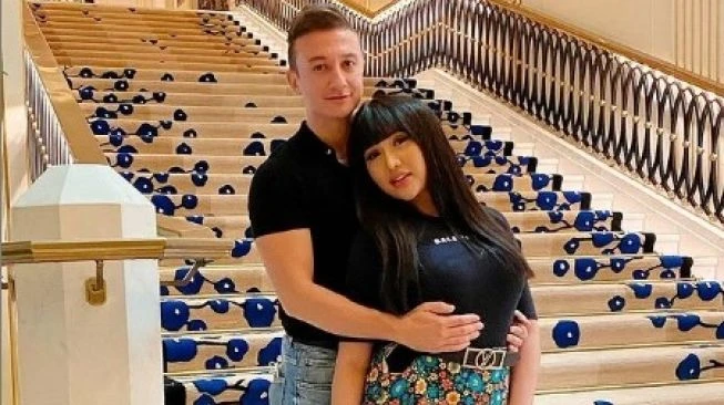 7 Momen Ulang Tahun Lucinta Luna, Dapat Buket Uang Ratusan Juta