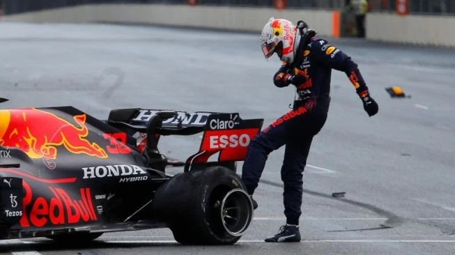Max Vestappen Tak Puas dengan Penjelasan Pirelli Soal Pecah Ban di Baku