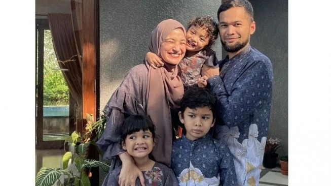 Bikin Anak Taat sampai Tak Mau Ketinggalan Salat, Shireen Sungkar Bongkar Tipsnya