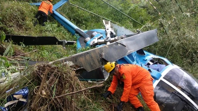Helikopter China Jatuh ke Danau, Dua Pilot Tewas dan Dua Awak Hilang