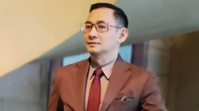 Beda dengan Roy Suryo, Ini Kronologi Kecelakaan Versi Lucky Alamsyah