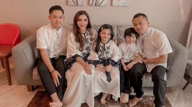 Ashanty Khawatir Aurel dan Azriel Punya Batu Ginjal, Benarkah Ini Keturunan?