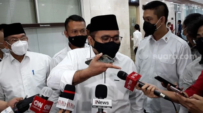 Kerap Gonta-ganti Mobil, Ini Kendaraan yang Setia di Garasi Yaqut Cholil Qoumas