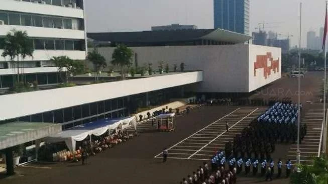 DPR Minta Pemerintah Kaji Matang Opsi Lockdown untuk Tekan Laju Covid-19
