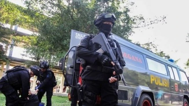 Tim Densus Gerebek Rumah Kontrakan Penjual Batik di Masaran Sragen: Orangnya Baik