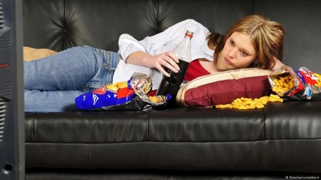 Terlalu Lama Rebahan Bikin Badan Pegal? Ini Penyebabnya