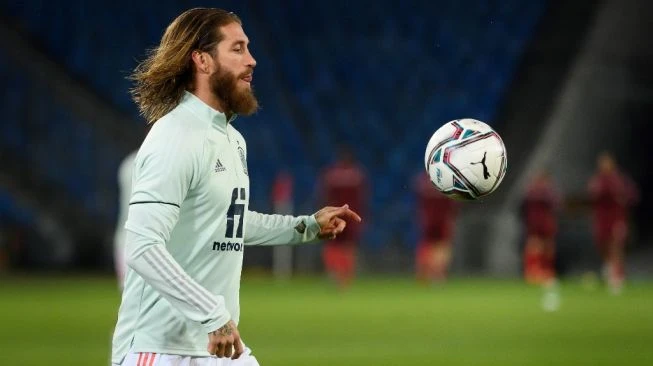 Best 5 Oto: Koleksi Mobil Sergio Ramos, Ada Inden Toyota Raize - Daihatsu Rocky