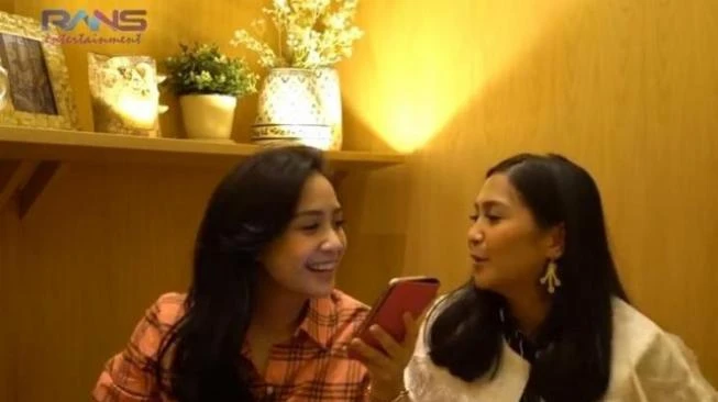 Caca Tengker Posting Foto Lawas, Paras Nagita Slavina Jadi Sorotan