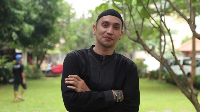 Gary Iskak Idap Kanker Hati, Baju Nagita Slavina Disorot