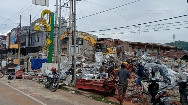 Program Satu Hati, Astra Motor Sulsel Bangun Fasilitas MCK Korban Gempa Mamuju
