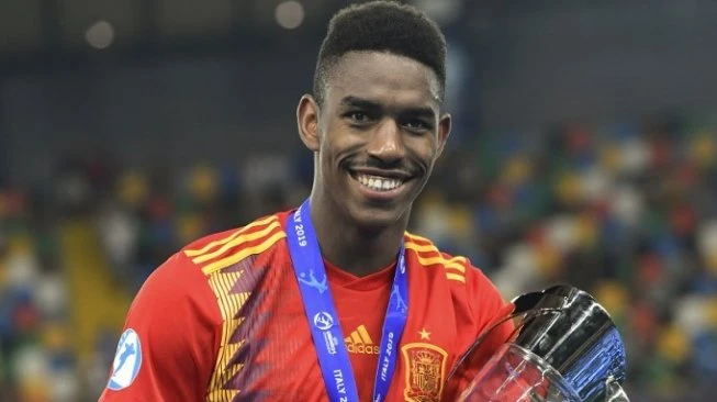 Sikap Barcelona Melunak, AC Milan Berpeluang Besar Boyong Junior Firpo