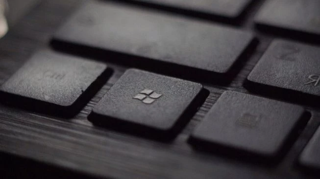 Gunakan Windows Bajakan, Perempuan Ini Dipenjara 6 Bulan dan Denda Rp 62,7 Juta