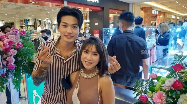 Lee Jeong Hoon dan Moa Aeim Bikin Konten Mandi Bareng, Dikritik Terlalu Vulgar