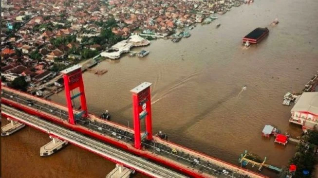 Pendangkalan Sungai Musi Jadi Biang Kerok Terhambatnya Distribusi Pupuk Pusri