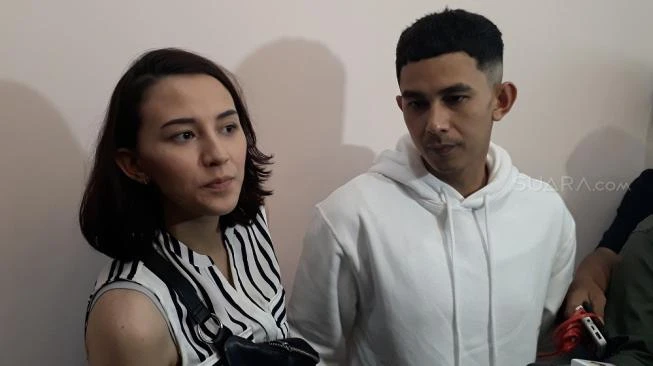 Fandy Christian Tak Ikut Jaga Anak Sakit, Dahlia Poland Beri Penjelasan