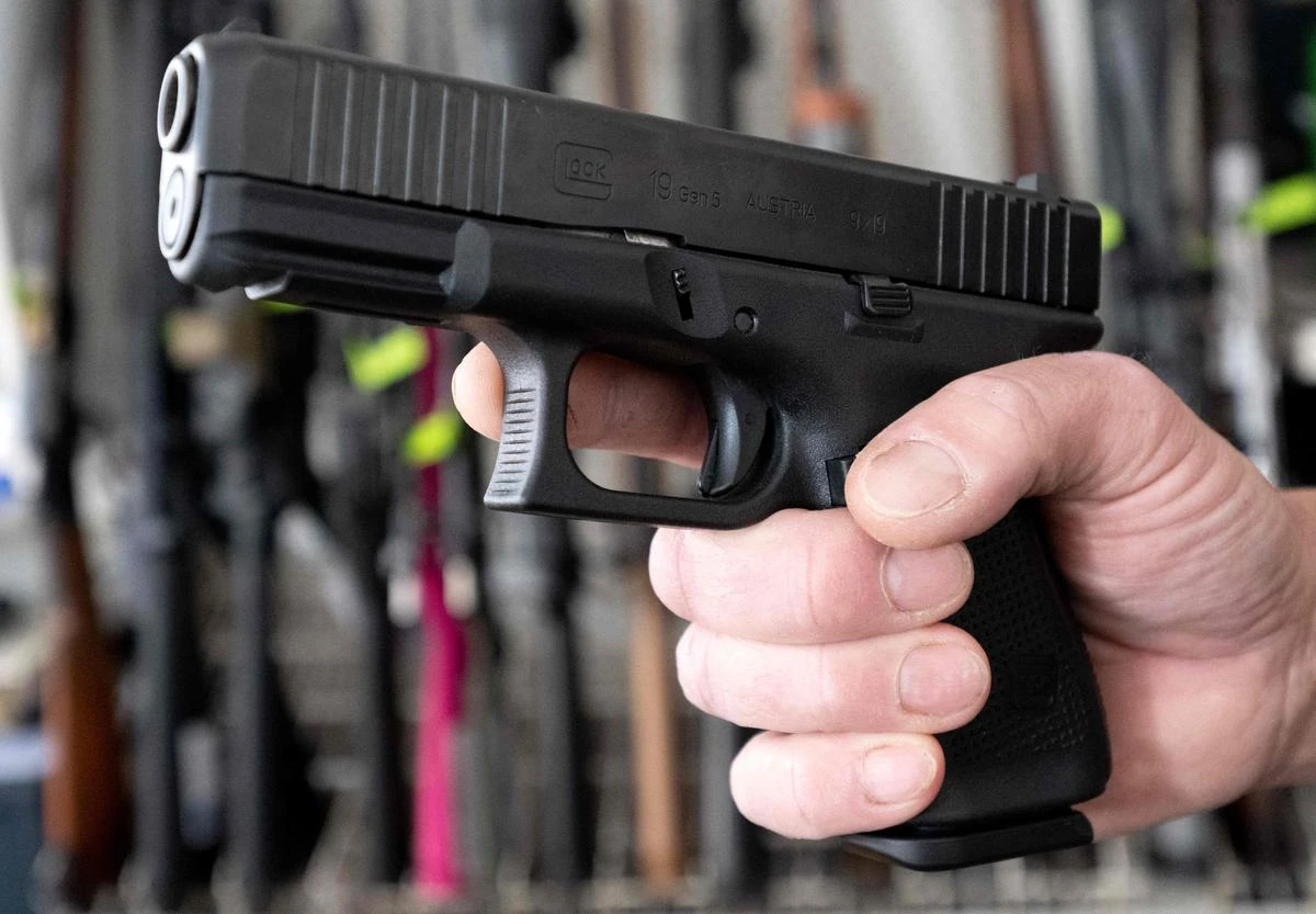 Suisse : vaste chasse à l’homme après un vol d’armes près de la frontière française