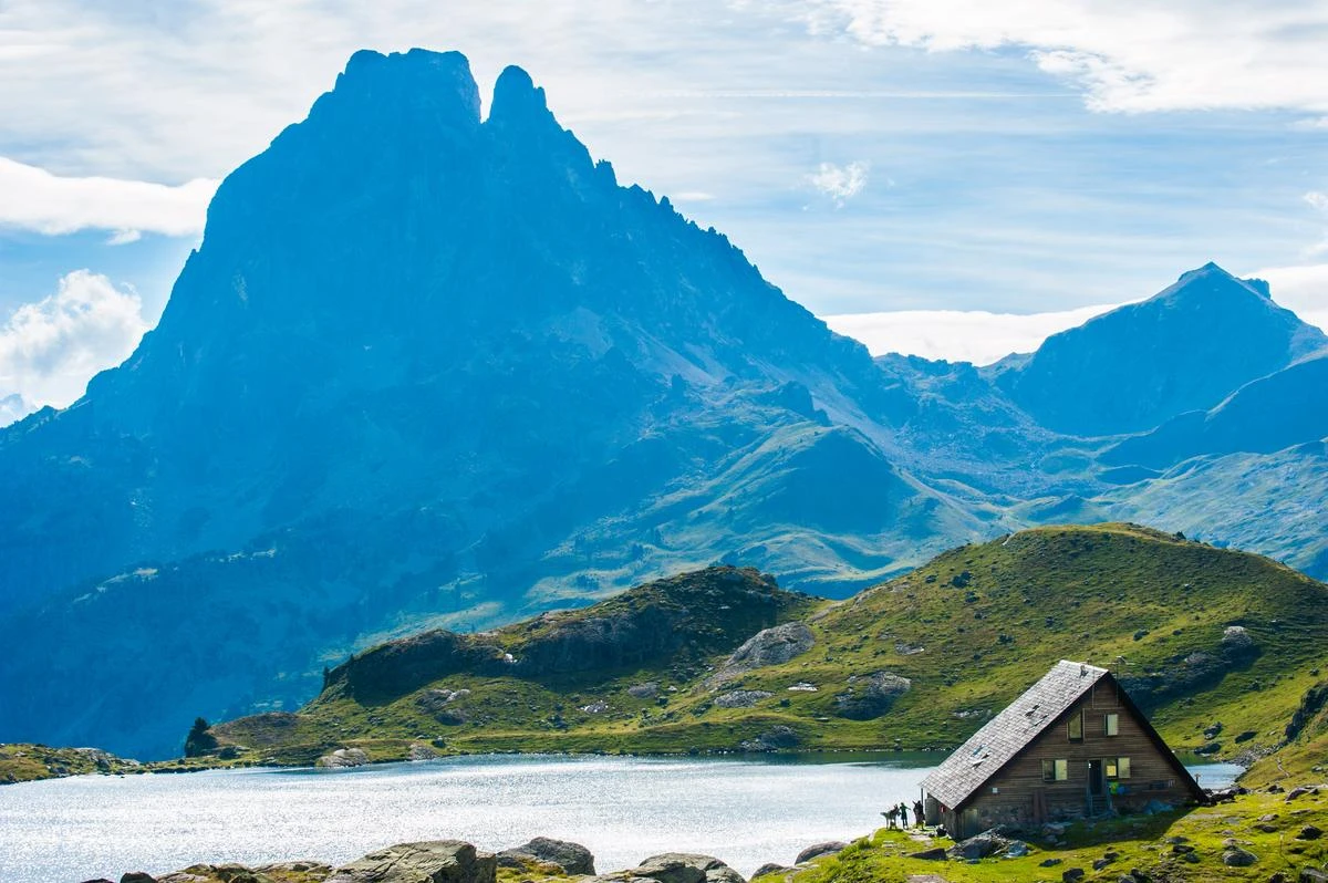 Pyrénées : cinq sommets incontournables du Béarn pour des randonnées à couper le souffle
