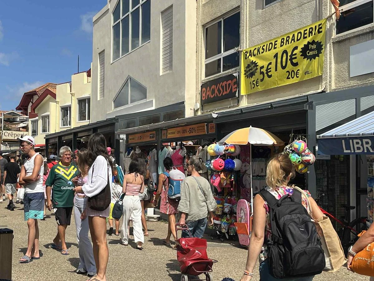 Tourisme dans les Landes :. « Le monde est là, mais il ne consomme pas »… à Mimizan, les commerçants sonnent l’alerte