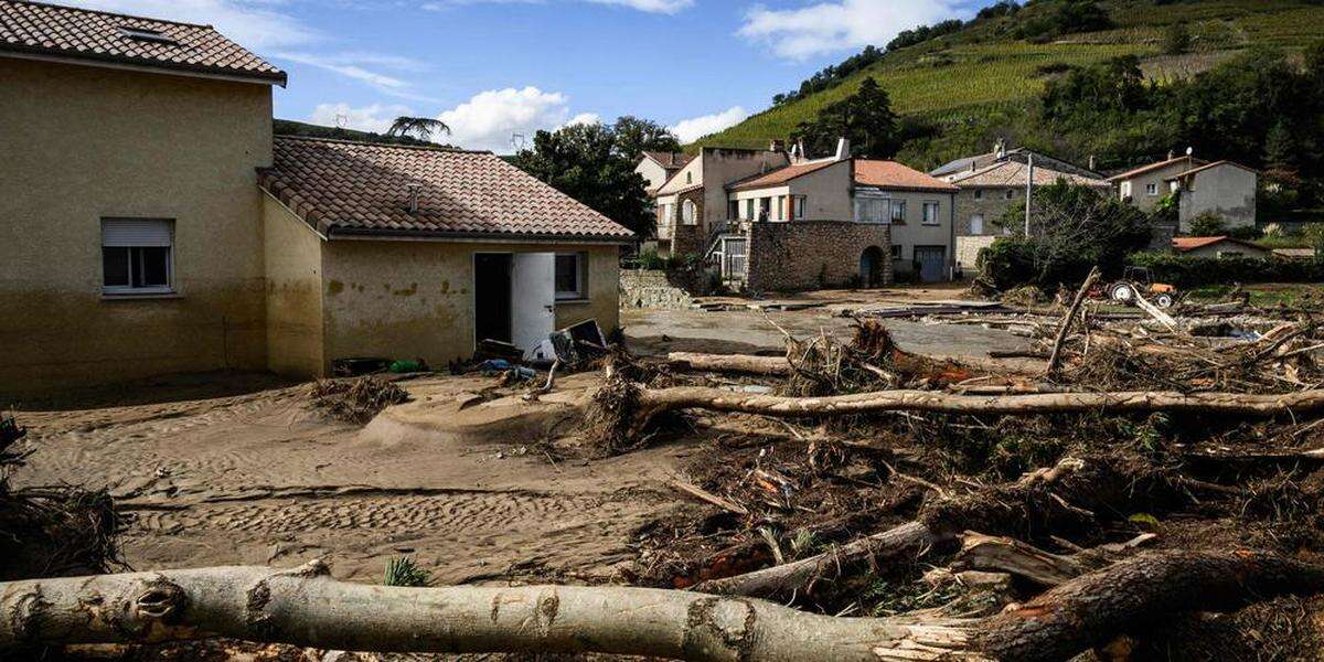 Catastrophes naturelles : le gouvernement va porter le fonds Barnier de 75 à 300 millions d’euros en 2025