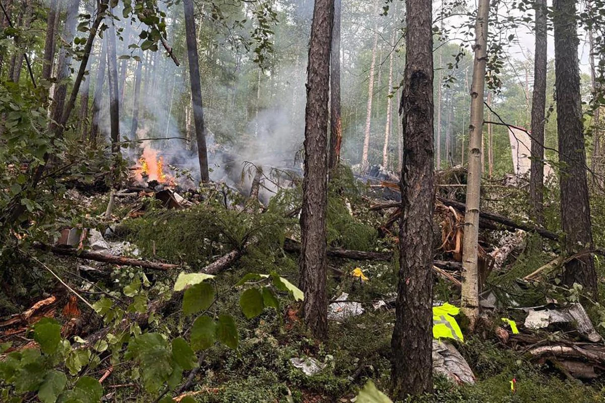 Crash d’un avion en Russie : deux pistes évoquées après la découverte des boîtes noires