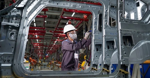 Bên trong nhà máy VinFast Hà Tĩnh hiện đại hàng đầu VN: Mỗi giờ xuất xưởng 35 xe, quy trình nghiêm ngặt