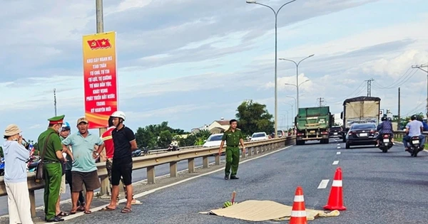 Hú vía cảnh 4 người trên ô tô lao xuống cầu Thanh Ba