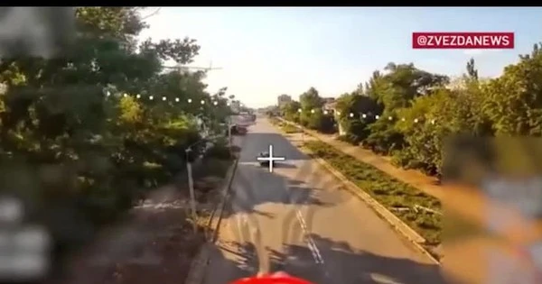 Khoảnh khắc drone FPV tông thẳng xe, hầm trú ẩn và trạm Starlink