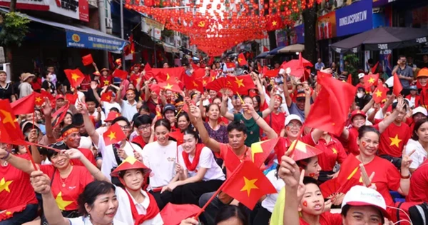 Hà Nội, Đà Nẵng, Hà Tĩnh đã bắt đầu tặng 100.000 đồng Tết Độc lập: Người dân rất phấn khởi!