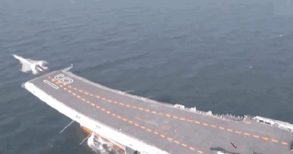 Tàu sân bay Phúc Kiến lần đầu hé lộ sức mạnh, chuyên gia: Trung Quốc đóng 4-6 tàu sân bay là chuyện thường