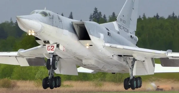 Ukraine tuyên bố tấn công máy bay ném bom Tu-22M3 của Nga