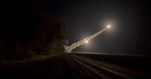 Ukraine dồn dập phóng tên lửa, phá hủy radar phòng không của Nga trong đêm