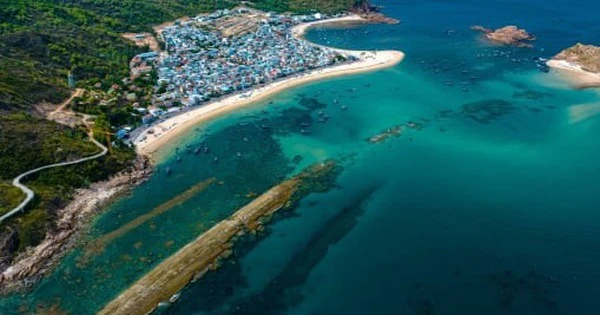 Cận cảnh con đường đi bộ xuyên biển 'thoắt ẩn thoắt hiện' tại Bình Định