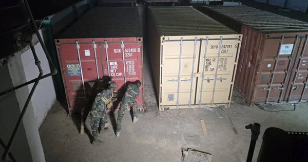 Nhận tin báo, lực lượng an ninh nhanh chóng đột kích một kho hàng: Phát hiện 12 container chứa tiền 5 triệu USD tiền giả và vàng giả