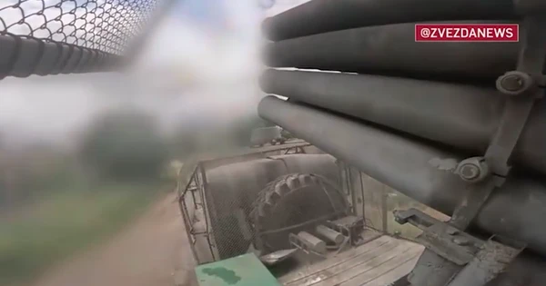 Khoảnh khắc Grad khai hỏa mở đường giúp lính dù đánh úp căn cứ ở Chasiv Yar