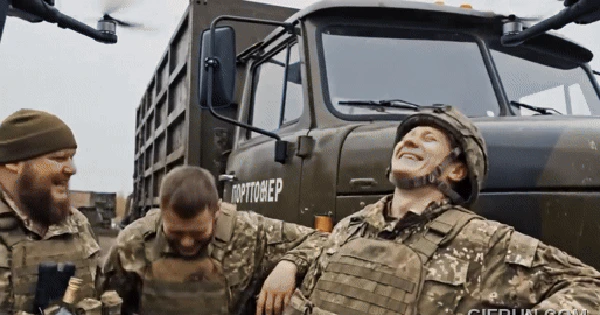 Ukraine dựng mồi nhử Patriot giả, không quân Nga mắc mưu: Su-34 bốc cháy giữa trời Zaporizhia