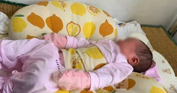 Bé sơ sinh bị bỏ giữa đường trong đêm tối