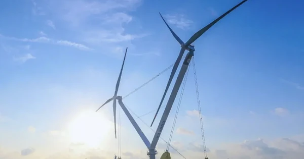 Mỹ, châu Âu làm nhưng đều bỏ cuộc, Trung Quốc liên tục phá kỷ lục: Ra mắt tuabin gió 'khủng' nhất hành tinh, dài hơn 3 sân bóng đá, gió bão 260km//h vẫn hoạt động bình thường