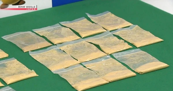 Bắt giữ 4 người giấu 8 kg vàng trong đồ lót