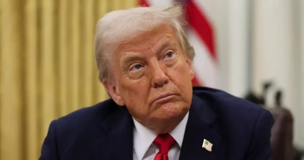 Bộ Tư pháp Mỹ nợ tiền Tổng thống Donald Trump?