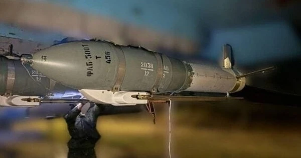 Vũ khí bay hơn 200 km lần đầu lộ ảnh giữa chiến sự