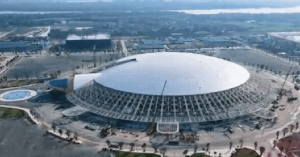 Tốn 10,5 tháng thi công siêu dự án top 10 thế giới ở Việt Nam: Xô đổ kỷ lục, bỏ xa Thâm Quyến, Thượng Hải