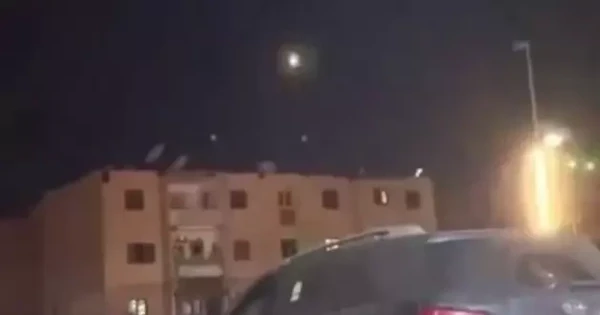 Giao tranh ác liệt nổ ra ở Tripoli, Libya - Xe bọc thép tiến vào thành phố