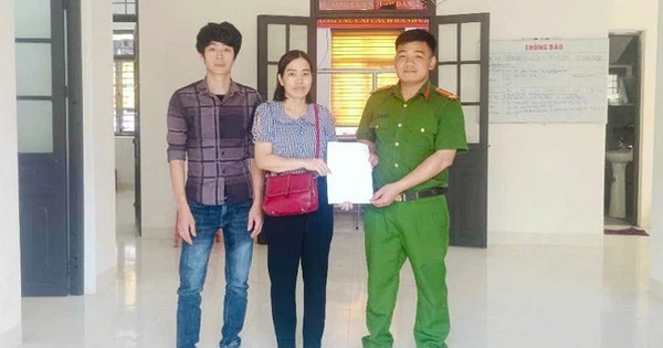Tài khoản ngân hàng bất ngờ nhận được 400 triệu đồng, người đàn ông sau khi đọc nội dung chuyển khoản thì lập tức trình báo công an