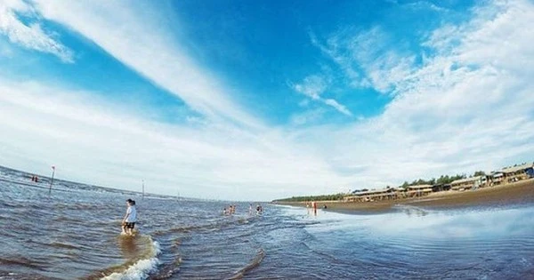Một tỉnh có bờ biển dài hơn 50km vừa được Thủ tướng giao nghiên cứu lấn biển làm sân bay