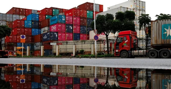 Hàng hóa Trung Quốc lại có chiêu né thuế quan mới: Cam kết hàng đến tay khách với giá trước thuế, doanh nghiệp Mỹ tìm mua ngày càng nhiều