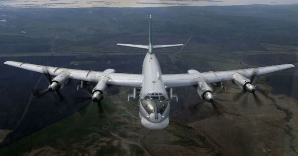 Hai máy bay ném bom Tu-95MS của Nga xuất hiện gần biên giới NATO